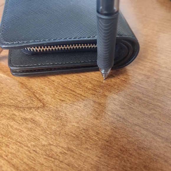 Kate Spade Wallet - Picture 8 of 8